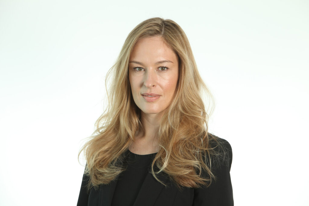 Dr Rhian-Mari Thomas OBE
Chief Executive